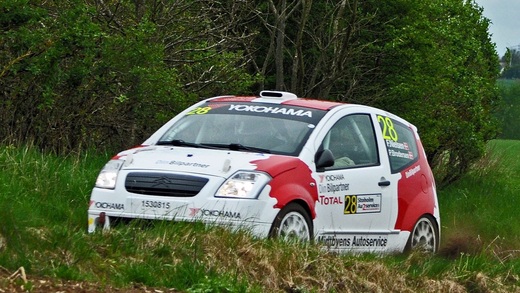 Frank Nielsen og Per Brodersen kører altid hurtigt og effektive når der køres på grusveje
(Foto: rallypics.dk / Viggo Johansen)